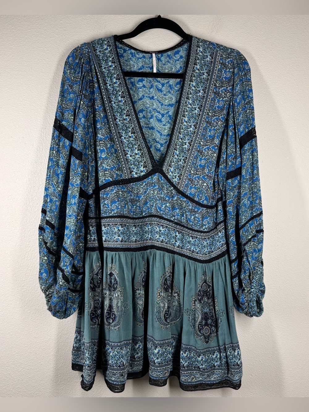 Free People Luna Scarf Print Boho Top V Neck Balloon Sleeve Lace Tunic Blouse XL